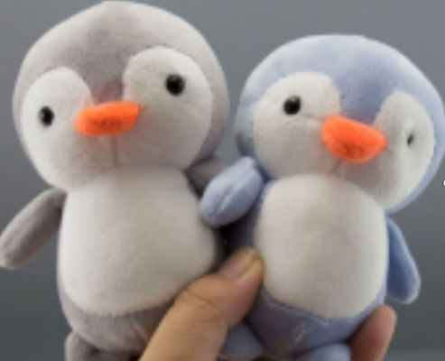 Peluche de pingouin, une peluche mignonne de pingouin habillée en tant que dinosaures, jouet de peluche de pingouin pour des garçons et filles, un Gi d'anniversaire