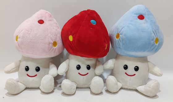 Trois disques couleur mouvant champignons gauche et droite jouet de peluche électrique poupée de confort doux