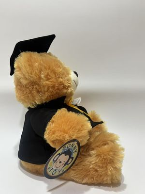 Une poupée en peluche pour bébé.