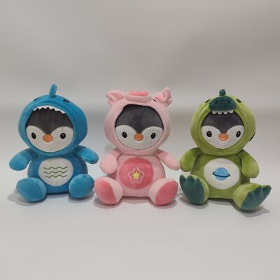 Jouet en peluche de pingouin mignon en costume d'animal